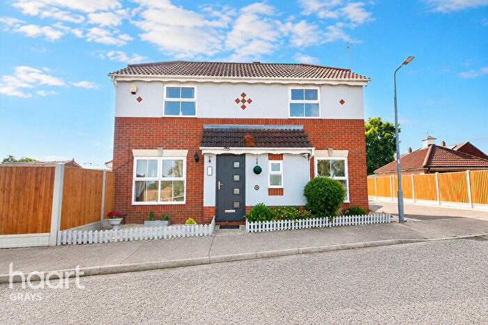 3 Bedroom Detached House For Sale In Cole Avenue, Chadwell St Mary, RM16