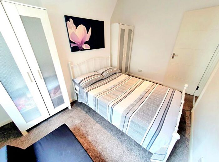 1 Bedroom Flat To Rent In London, SE1