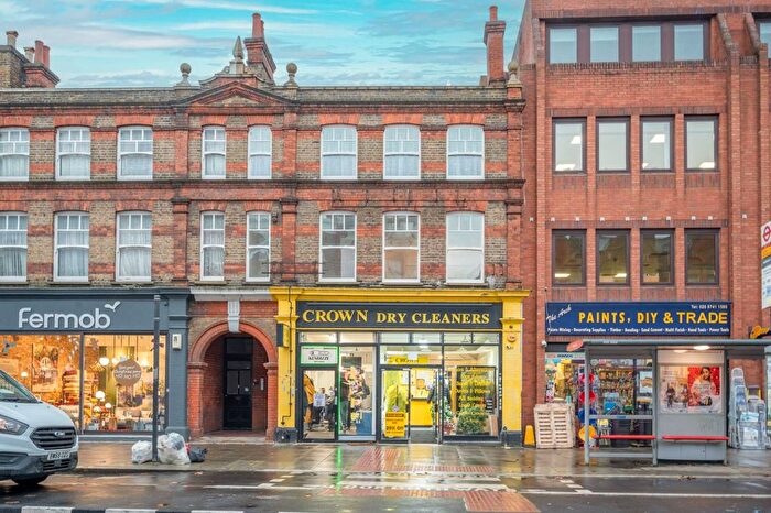 Studio To Rent In Chiswick, Hammersmith, London, W6