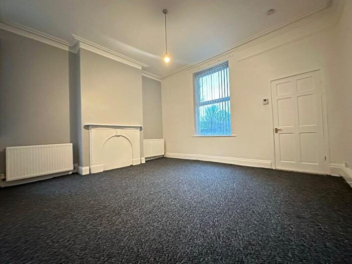 1 Bedroom Flat To Rent In Flat, Worcester Drive North, Liverpool, L13