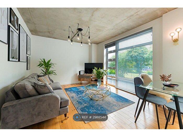 2 Bedroom Flat To Rent In Southgate Road, London, N1