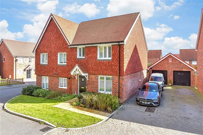 3 Bedroom Semi-Detached House For Sale In Herringe Farm Close, Sellindge, Ashford, Kent, TN25