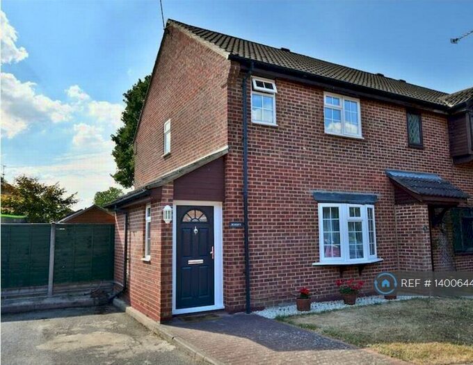3 Bedroom Semi-Detached House To Rent In Langtons Meadow, Farnham Common, Slough, SL2