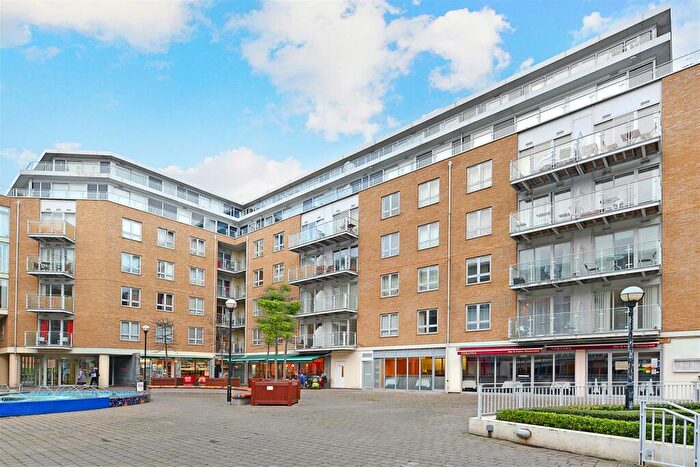 1 Bedroom Apartment To Rent In Adriatic Building, Narrow Street, London, E14