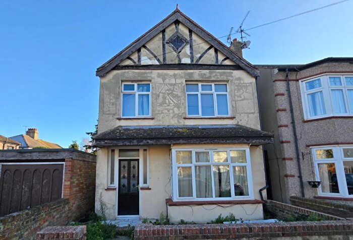 3 Bedroom Detached House For Sale In Richmond Avenue, Shoeburyness, Shoeburyness, Essex, SS3