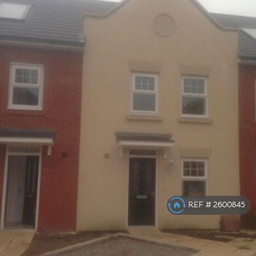 3 Bedroom Terraced House To Rent In Erickson Gardens, Bromley, BR2