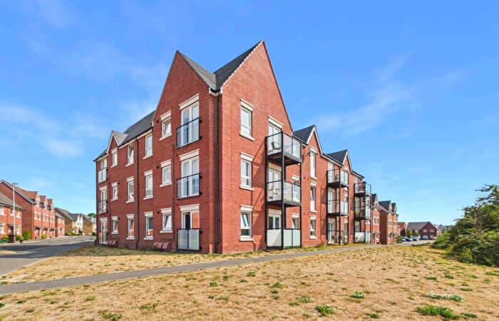 1 Bedroom Apartment For Sale In Bolton Drive, Shinfield, Reading, Berkshire, RG2