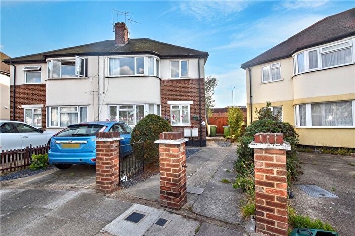 2 Bedroom Maisonette For Sale In Russell Close, Bexleyheath, DA7