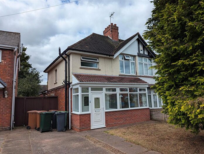 4 Bedroom Property To Rent In Hawthorne Road, Walsall, WS5