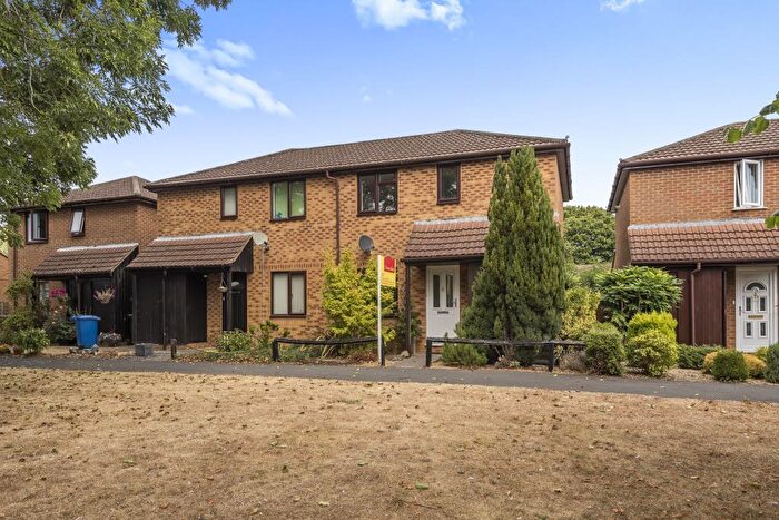 2 Bedroom Semi-Detached House To Rent In Dove Green, Bicester, OX26