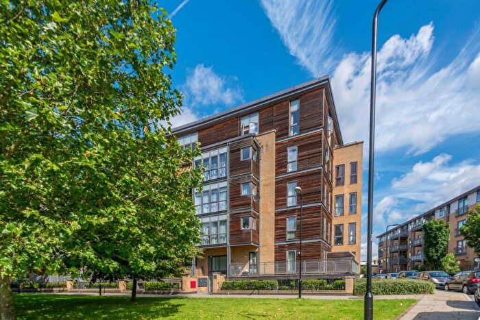 2 Bedroom Flat For Sale In Woodmill Road, Clapton, London, E5