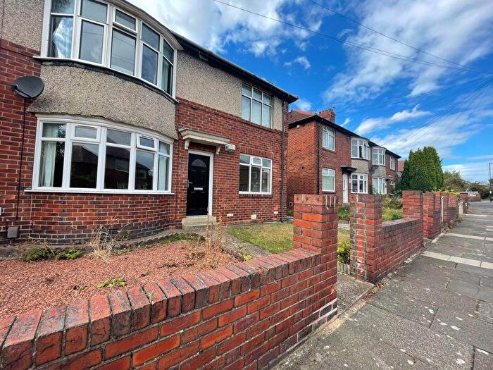 2 Bedroom Flat To Rent In Birchwood Avenue, Newcastle Upon Tyne, NE7