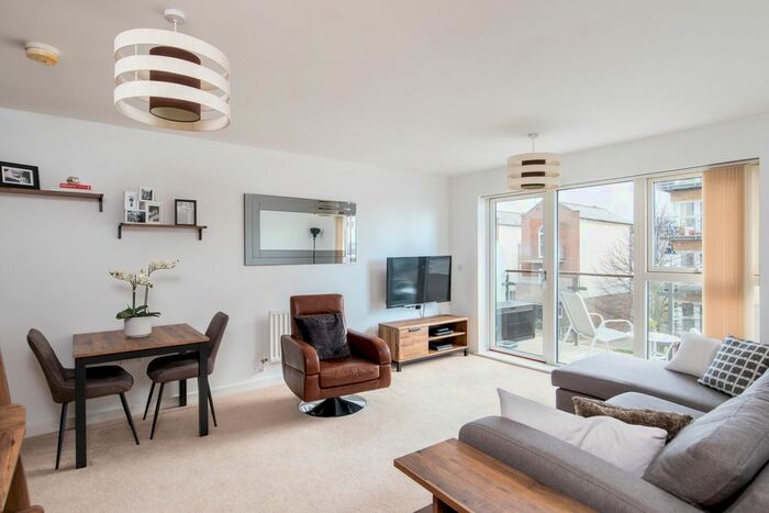 1 Bedroom Flat To Rent In Carmichael Avenue, Greenhithe, DA9