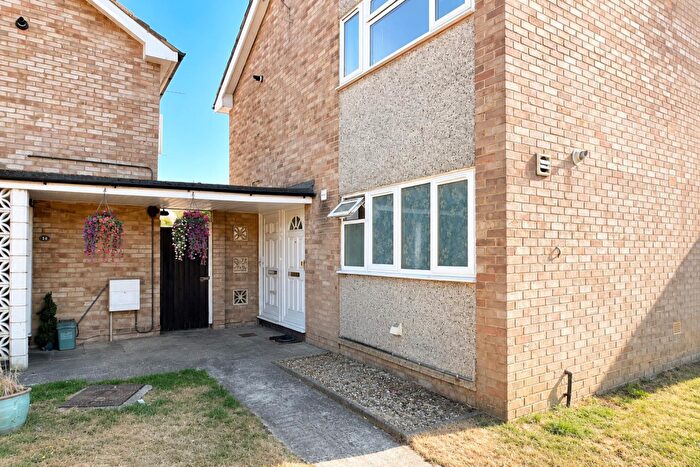 2 Bedroom Apartment To Rent In Tavistock Walk, Aylesbury, HP20