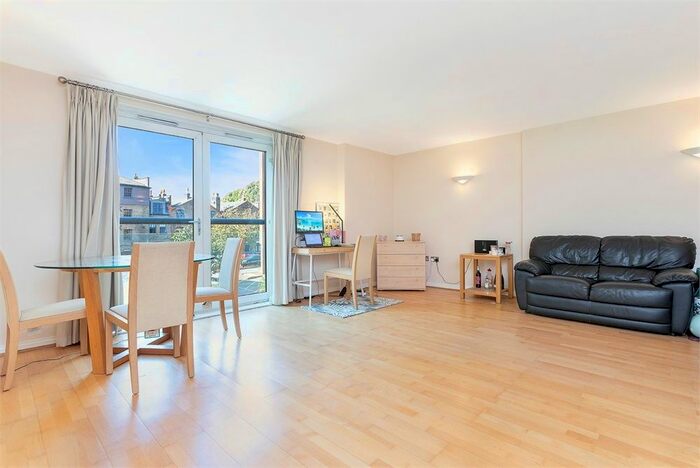 2 Bedroom Flat To Rent In Longstone Court, Great Dover Street, London, SE1