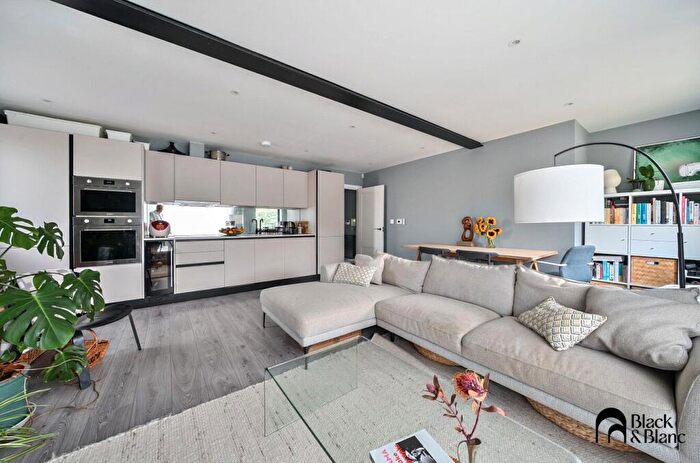 1 Bedroom Apartment For Sale In Alexa Apartments, Elmers End Road, Beckenham, BR3