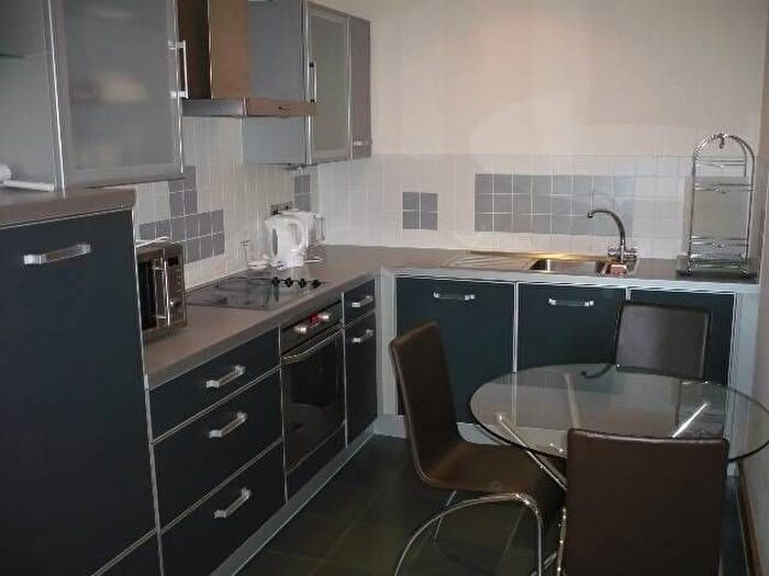 1 Bedroom Flat To Rent In Leeds Road, Bradford, BD1