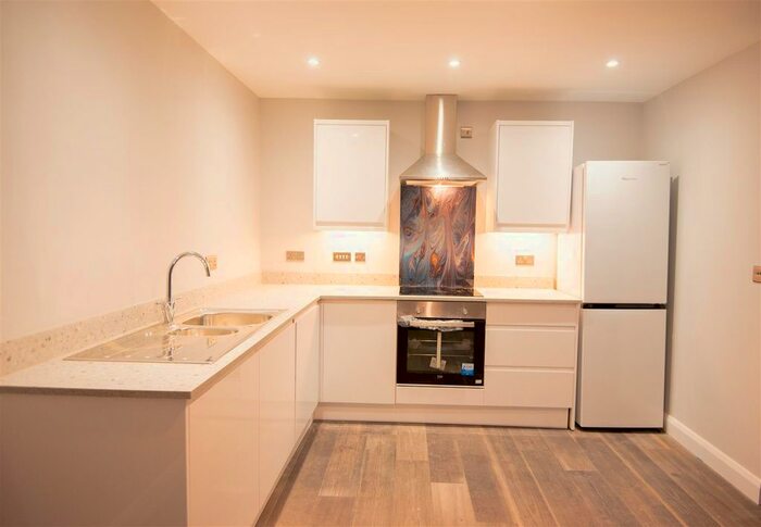 2 Bedroom Flat To Rent In The Croft, Braeside Gardens, York YO24