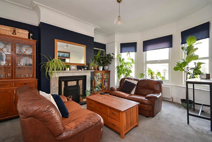 3 Bedroom Maisonette For Sale In Milward Road, Hastings, TN34