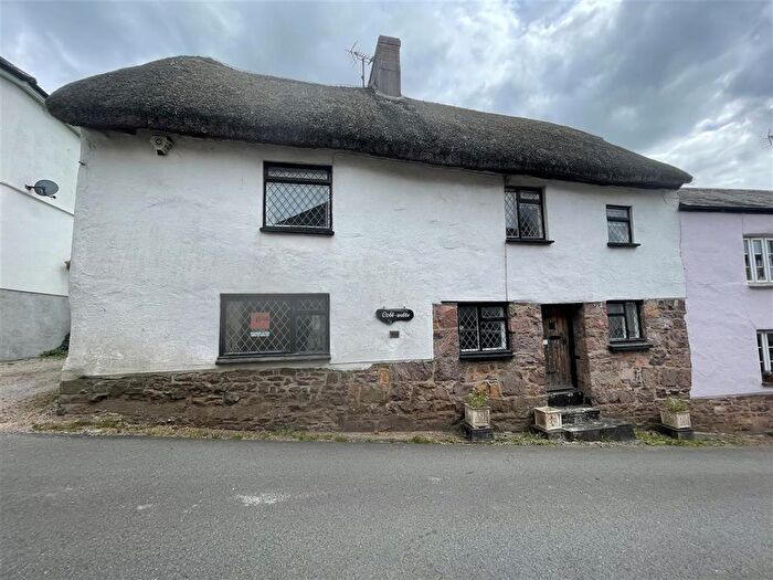 3 Bedroom Semi-Detached House For Sale In South Street, Hatherleigh, Okehampton, EX20