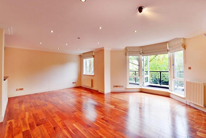 3 Bedroom Apartment For Sale In Kidderpore Avenue, Hampstead, London, NW3