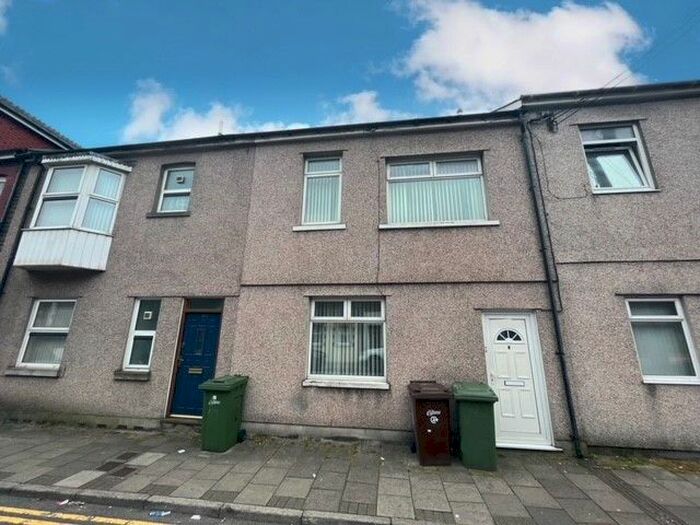 3 Bedroom Property To Rent In Commercial Street, Senghenydd, Caerphilly, CF83