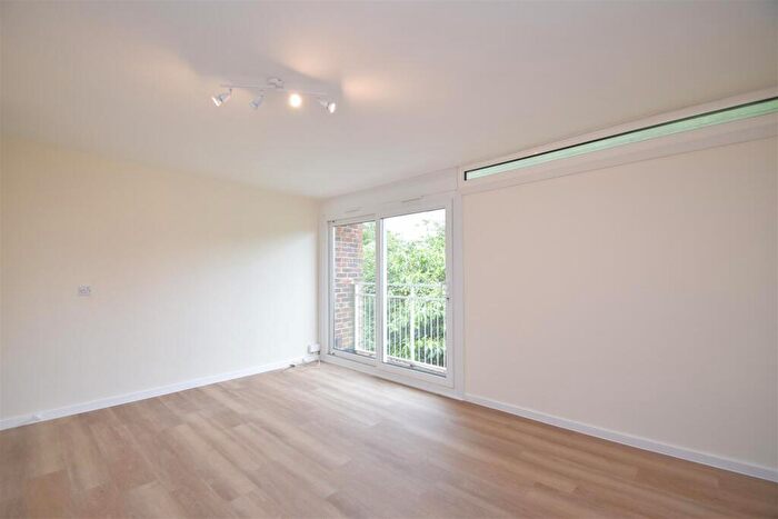 1 Bedroom Apartment To Rent In Grangedale Close, Northwood, HA6