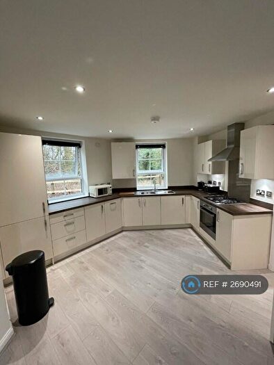 2 Bedroom Flat To Rent In Mistle Court, Coventry, CV4