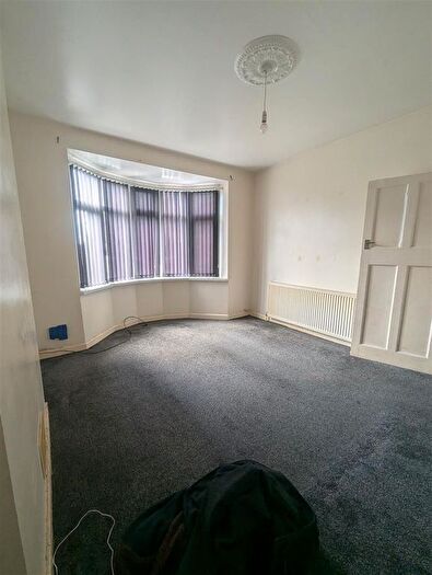 3 Bedroom Semi-Detached House To Rent In Brian Road, Smethwick, B67