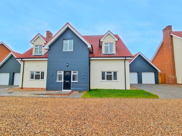 5 Bedroom Detached House To Rent In Stones Green Road, Tendring, Clacton-On-Sea, CO16