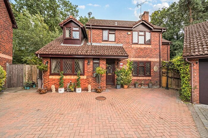 5 Bedroom Detached House For Sale In Fawler Mead, Bracknell, Berkshire, RG12