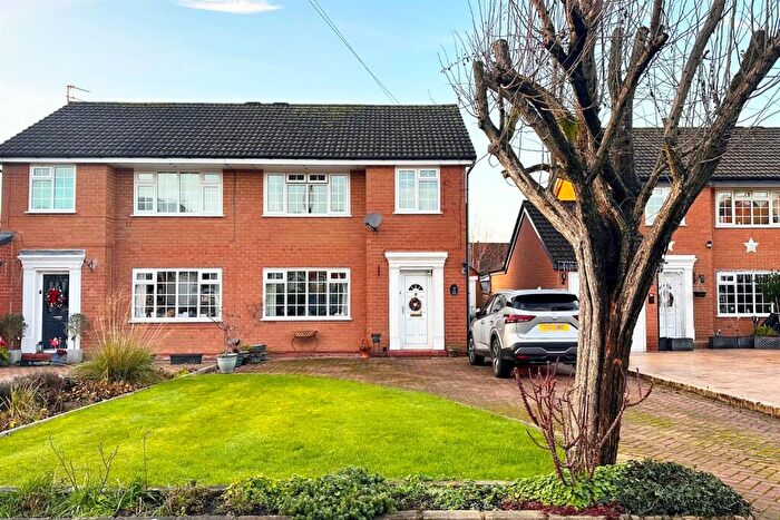 3 Bedroom Semi-Detached House For Sale In Vernon Close, Poynton, SK12