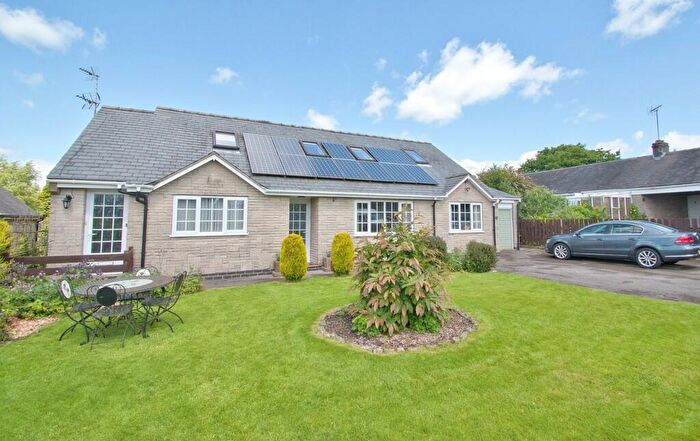 4 Bedroom Detached Bungalow For Sale In The Hallsteads, Kniveton, DE6