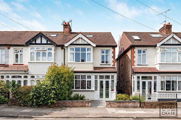 4 Bedroom End Terrace House For Sale In Monastery Gardens, Enfield, EN2