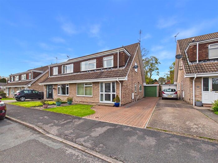 3 Bedroom Semi Detached House For Sale In Manor Drive, Elloughton, HU15