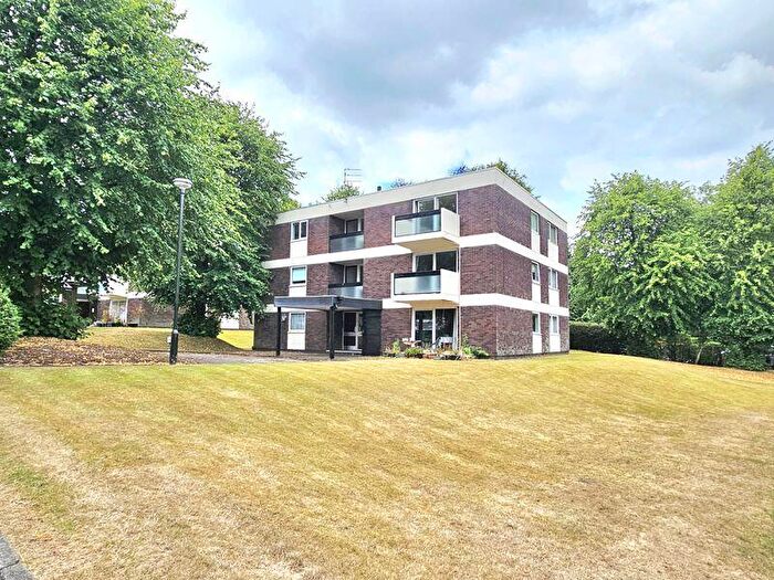 2 Bedroom Apartment For Sale In St. Peters Close, Sutton Coldfield, B72