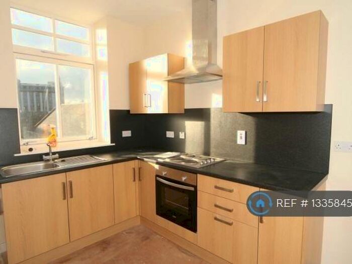 4 Bedroom Flat To Rent In George Street, Aberdeen, AB25