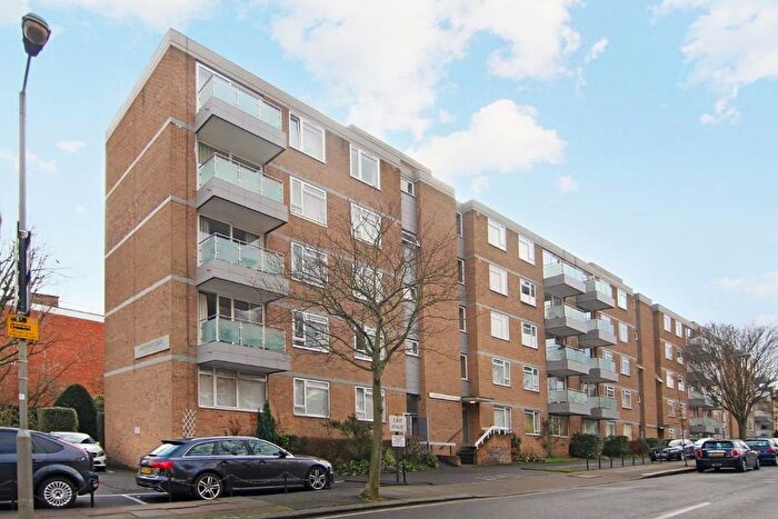 2 Bedroom Flat To Rent In Grosvenor Court, Rayners Road, SW15
