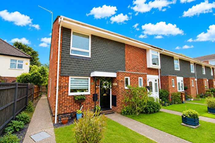3 Bedroom End Of Terrace House For Sale In St. James Road, Sutton, SM1