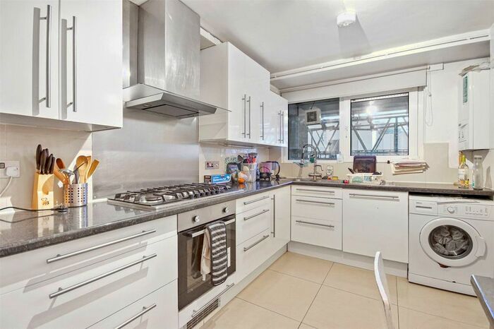 4 Bedroom Flat To Rent In Eric Street, London, E3