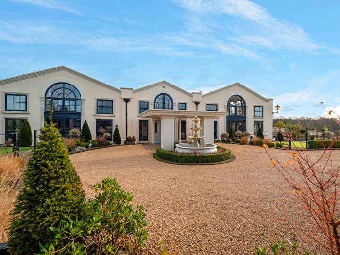 5 Bedroom Detached House For Sale In Burnt Farm Ride, Goffs Oak, EN7