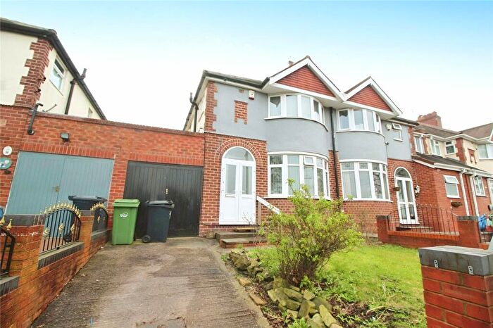 3 Bedroom Semi-Detached House To Rent In Kingswinford Road, Dudley, West Midlands, DY1
