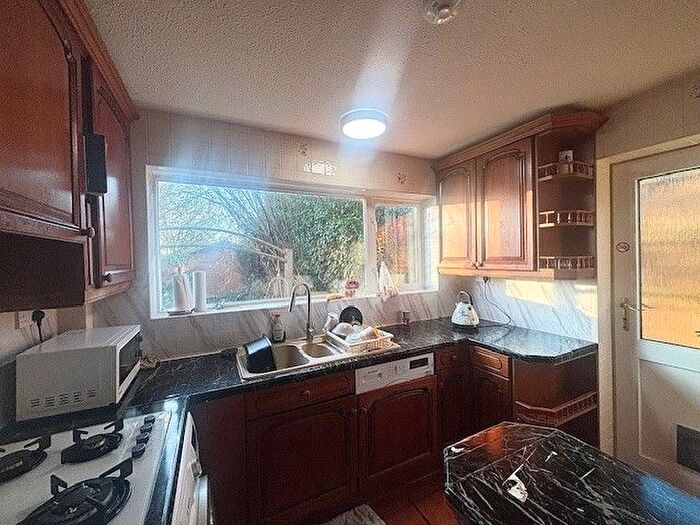 3 Bedroom Detached House To Rent In Berwick Close, Warwick, CV34