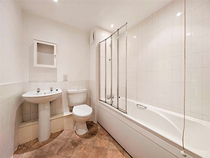 2 Bedroom Flat For Sale In Ouseburn Wharf, St. Lawrence Road, Newcastle Upon Tyne, Tyne And Wear, NE6