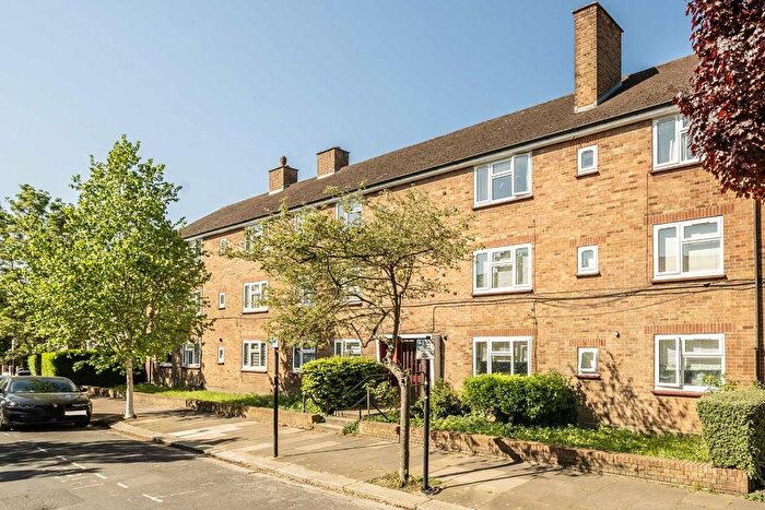 2 Bedroom Flat For Sale In St. Albans Avenue, Chiswick, W4