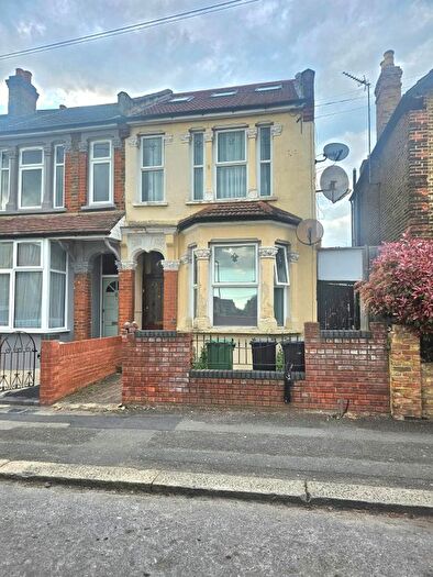 1 Bedroom Flat To Rent In Albert Road, Walthamstow, E17