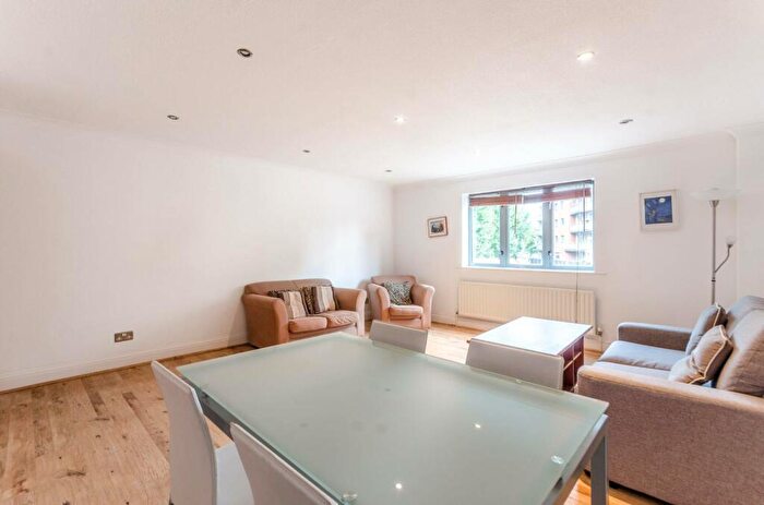 1 Bedroom Flat For Sale In Compass Point, Docklands, London, E14