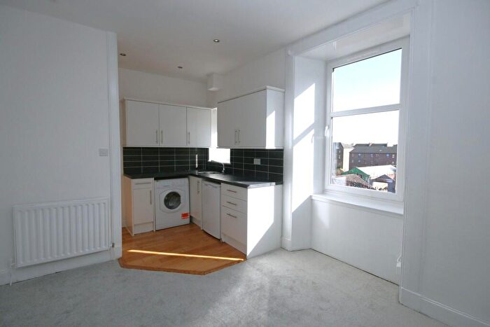 1 Bedroom Flat To Rent In Langside Road, Spacious Bed Top Floor Unfurnished Flat, Available //, G42