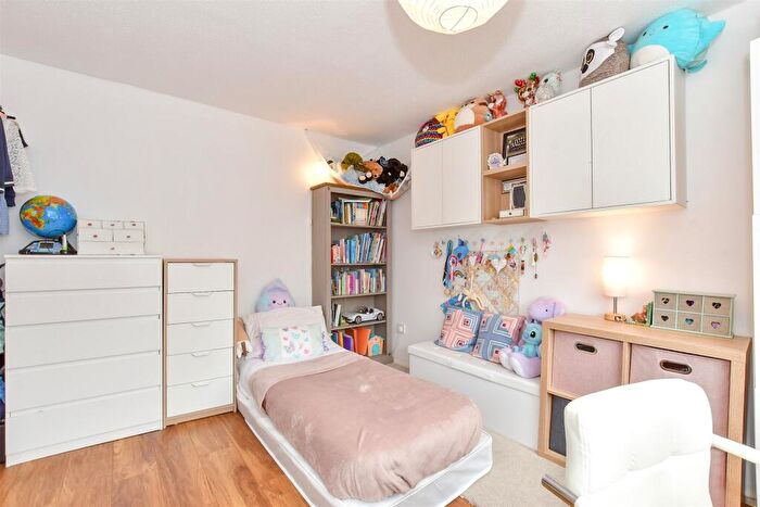 5 Bedroom Detached House For Sale In Rumbolds Close, Chichester, West Sussex, PO19