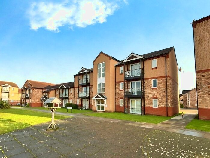 2 Bedroom Flat To Rent In Lakeside Boulevard, Doncaster, South Yorkshire, DN4